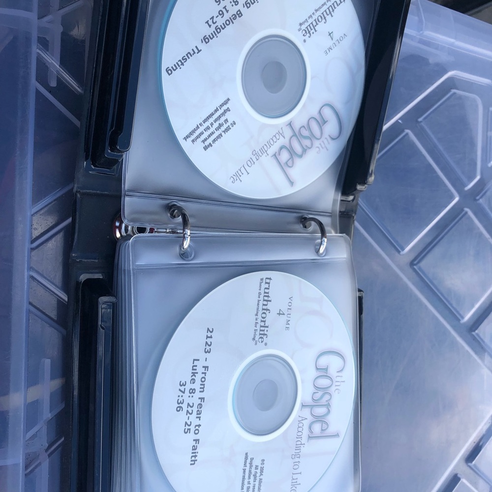 The Gospel According to St Luke: Volume 4 - Picture 7 of 12